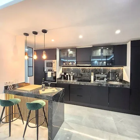 Happy Travel Renovated Duplex Μαρμπέλλα