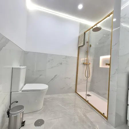 Happy Travel Renovated Duplex Μαρμπέλλα