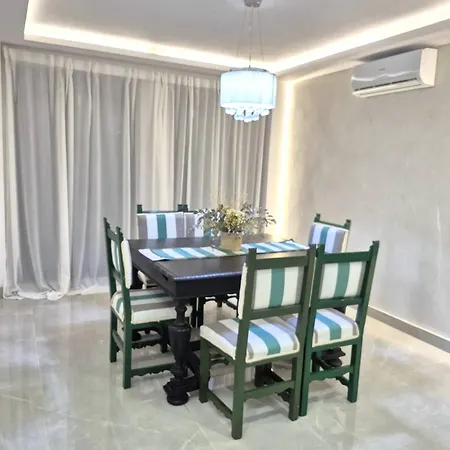 Happy Travel Renovated Duplex شقة ماربيا