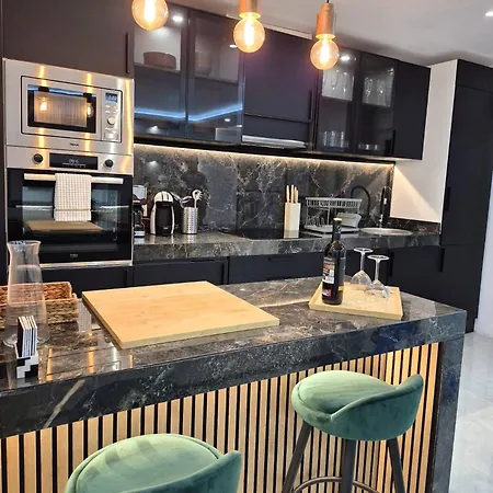 Happy Travel Renovated Duplex