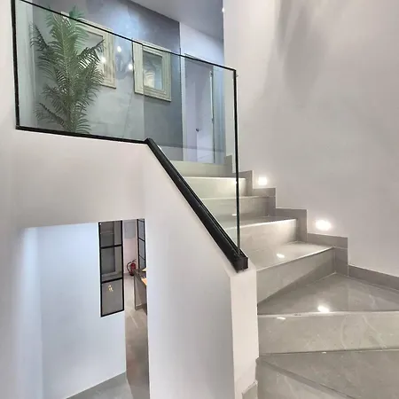 Lejlighed Happy Travel Renovated Duplex *