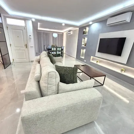 Happy Travel Renovated Duplex Apartment Marbella