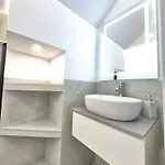 Appartamento Happy Travel Renovated Duplex *