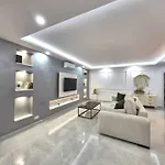 Appartamento Happy Travel Renovated Duplex