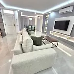 Happy Travel Renovated Duplex Appartamento Marbella