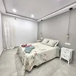 Happy Travel Renovated Duplex * Marbella