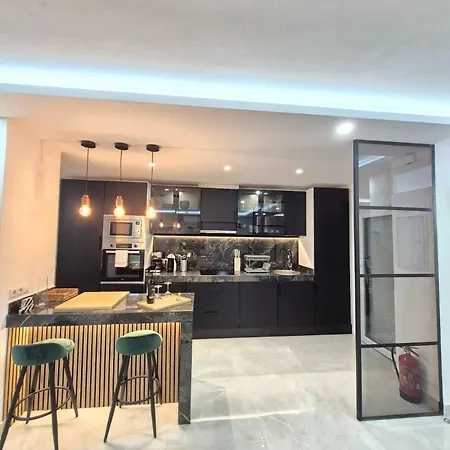 Happy Travel Renovated Duplex Марбелья