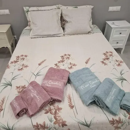 Апартаменти Happy Travel Renovated Duplex *