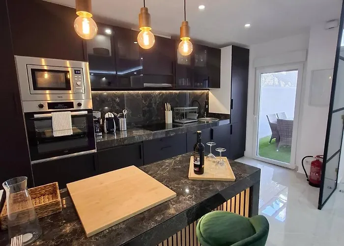 Happy Travel Renovated Duplex * Marbella
